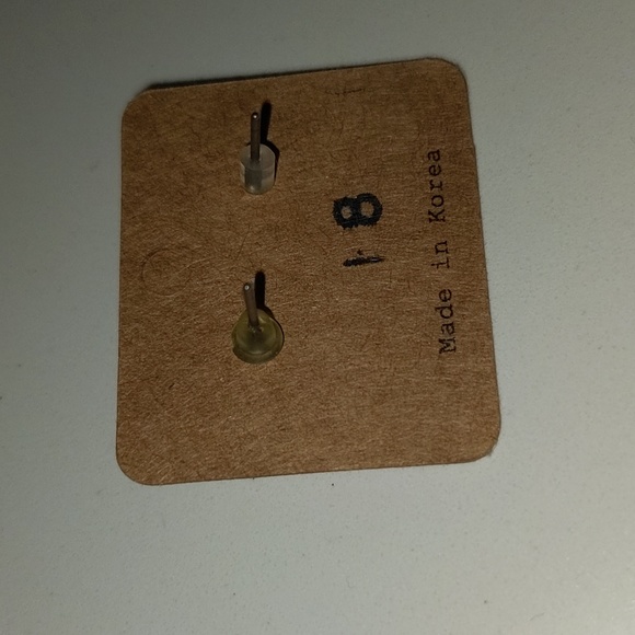 Red heart earrings NWT - Picture 2 of 2